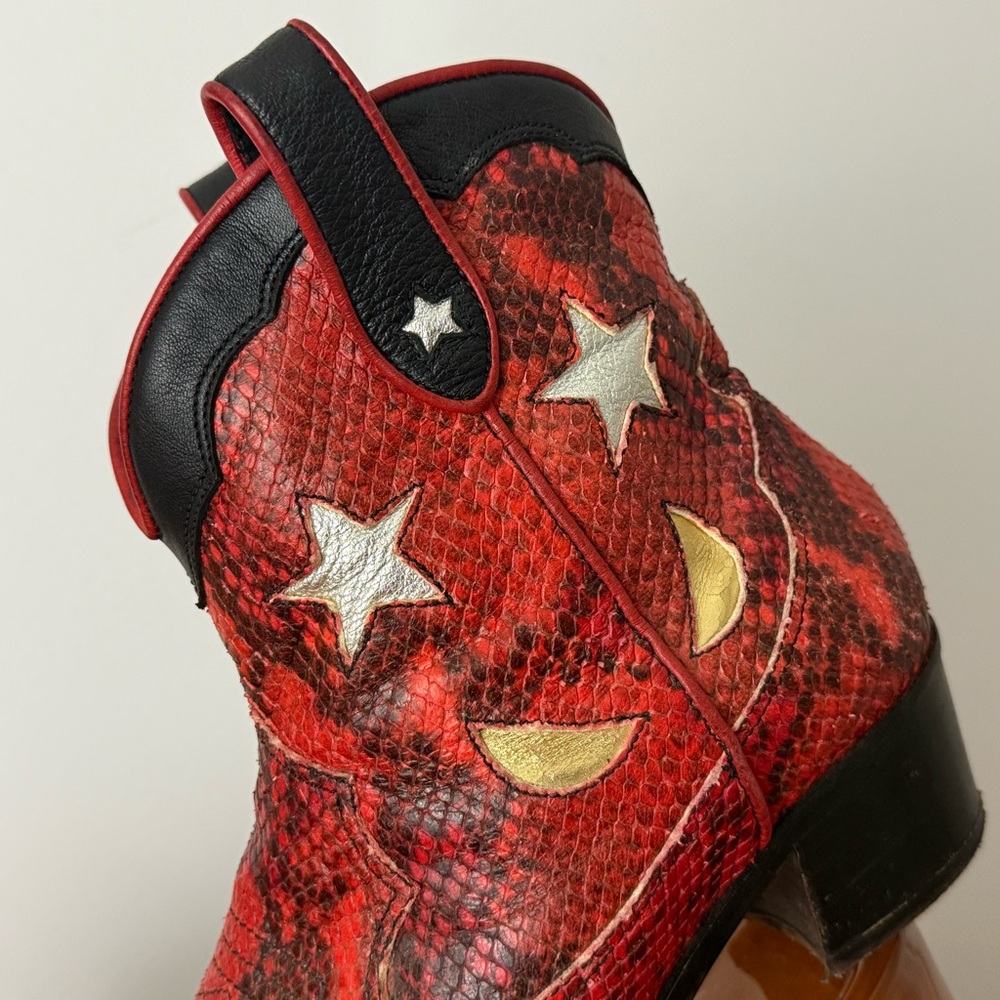 Red and Black Western Boots with Star and Moon design cowboy boot - Picture 11 of 14